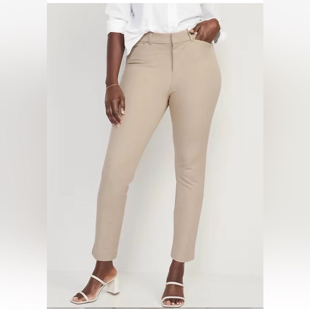 Old Navy high Rise Pixie secret smooth pockets in tan- BWT. Retail 49.99